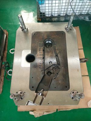 हॉट रनर/कोल्ड रनर एल्यूमीनियम डाई कास्टिंग मोल्ड