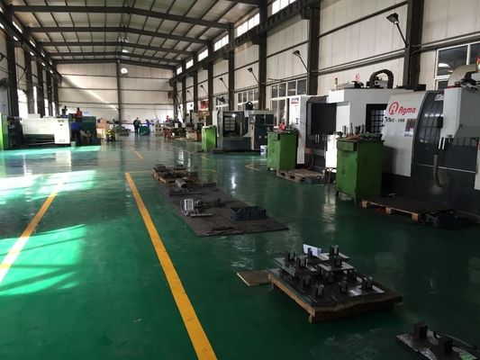 P20/718/738H/NAK80/S136 मोल्ड सामग्री और 250000-300000 शॉट्स मोल्ड लाइफ के साथ कस्टम प्लास्टिक इंजेक्शन मोल्डिंग